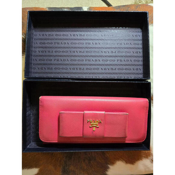Authentic Prada Pink Saffiano Bow Wallet - Picture 6 of 15
